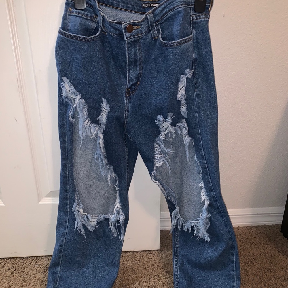 Distressed Jeans - Picture 2 of 4